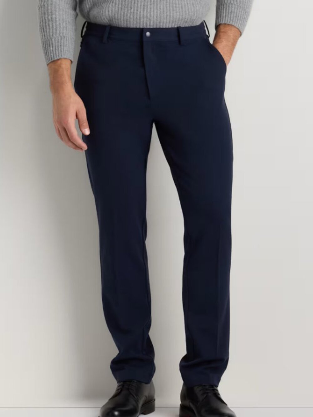 Quince Ultra-Stretch 24/7 Smart Chinos - Athletic Tapered Navy 31x32 NWT